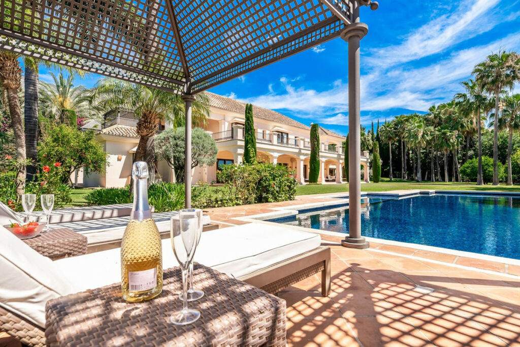 Detached Villa Sierra Blanca Málaga - image 5