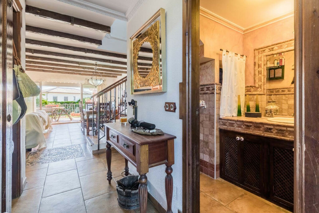 Townhouse Estepona Málaga - image 5
