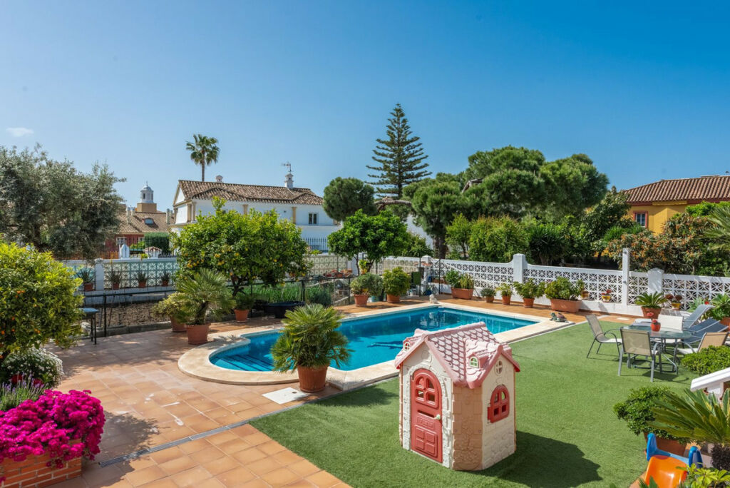Detached Villa San Pedro de Alcántara Málaga - image 5