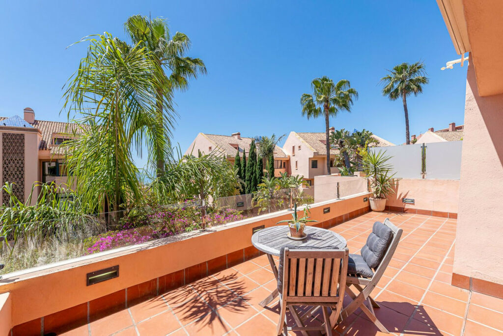 Ground Floor Apartment Calahonda Málaga - image 6