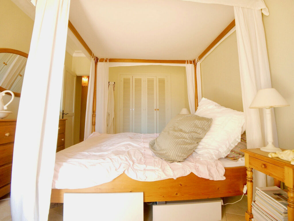 Middle Floor Apartment Puerto de Cabopino Málaga - image 5