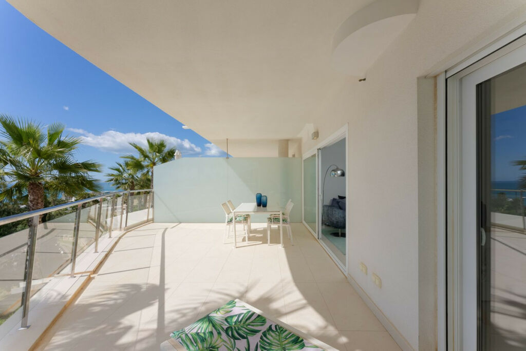 Middle Floor Apartment Higueron Málaga - image 5