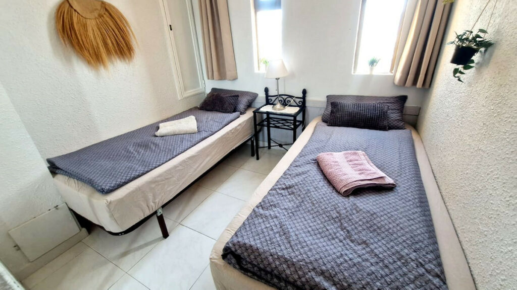 Middle Floor Apartment Fuengirola Málaga - image 5