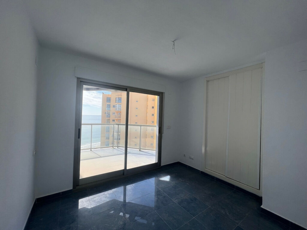 Middle Floor Apartment Calpe Alicante - image 5