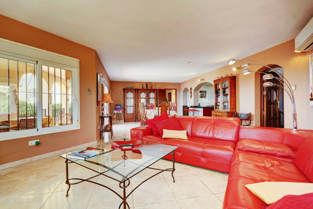 Detached Villa La Capellania Málaga - image 5
