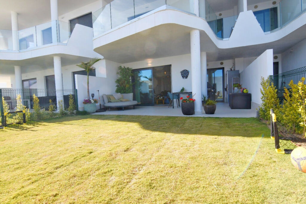 Ground Floor Apartment Benalmadena Pueblo Málaga - image 5