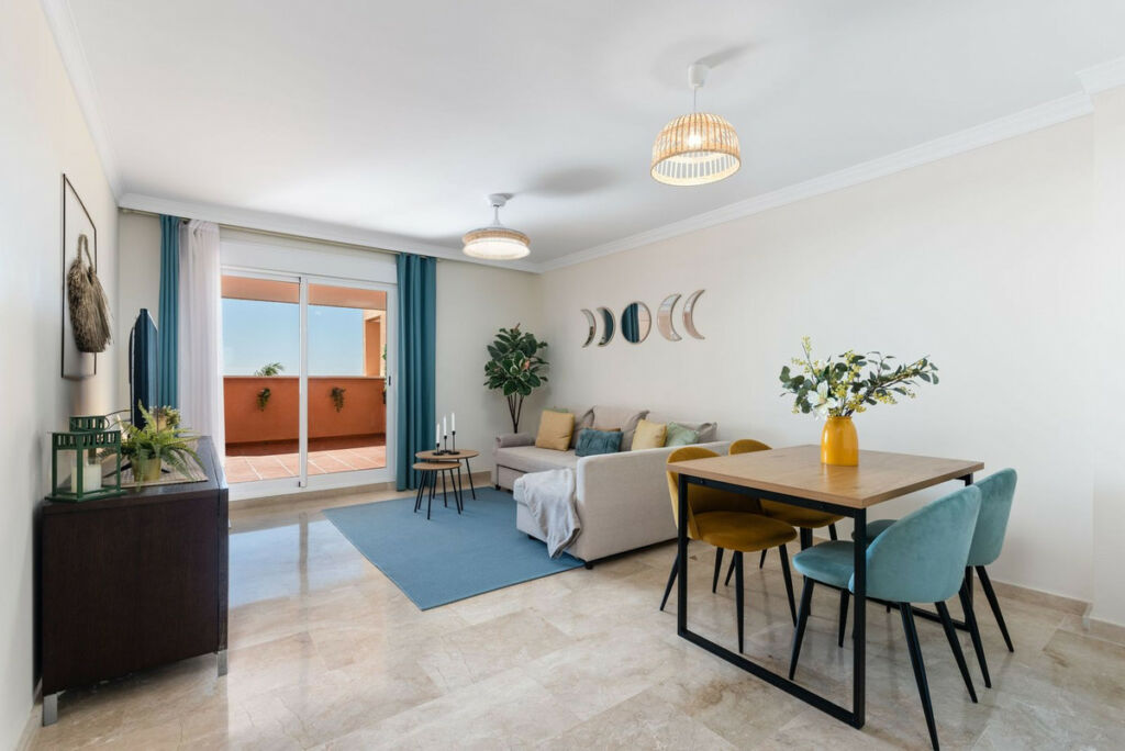 Middle Floor Apartment Casares Playa Málaga - image 5