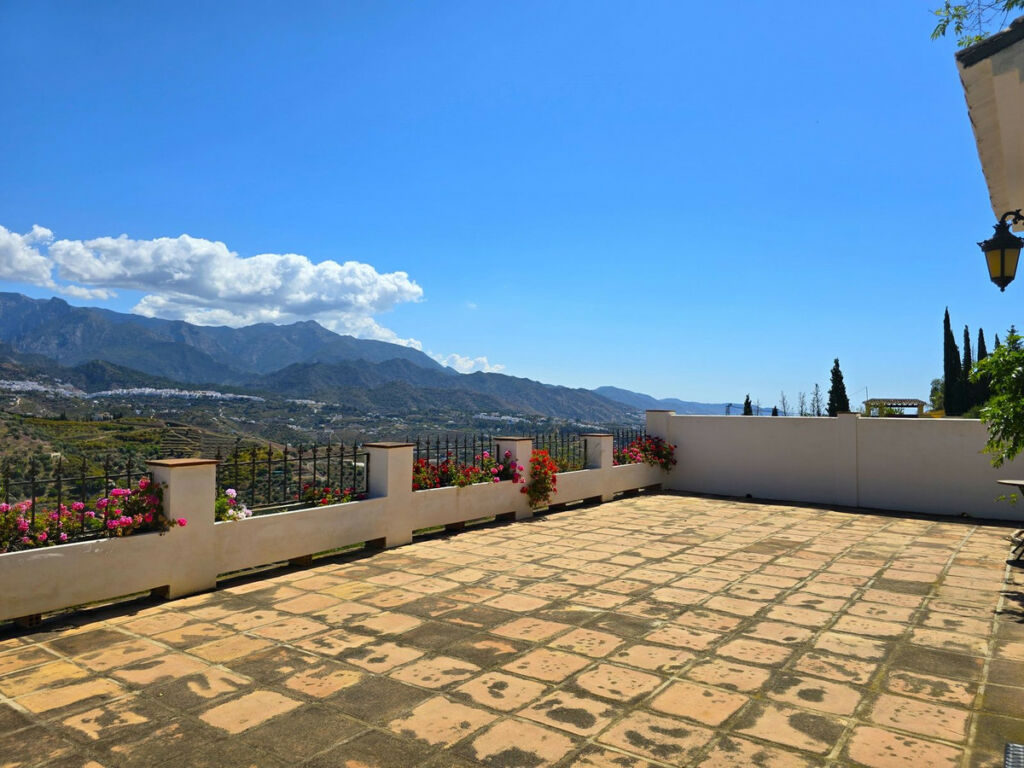 Detached Villa Torrox Málaga - image 5