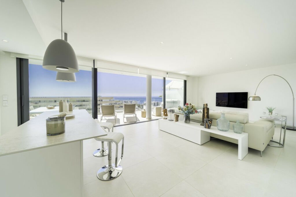 Top Floor Apartment Fuengirola Málaga - image 5