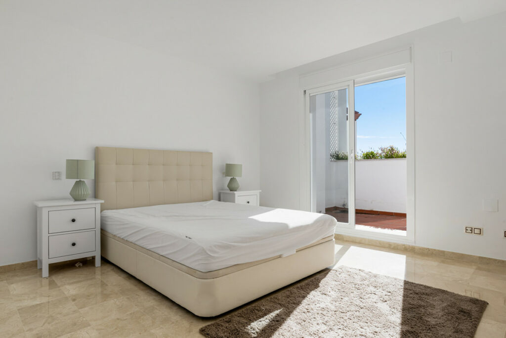 Duplex Nueva Andalucía Málaga - image 5