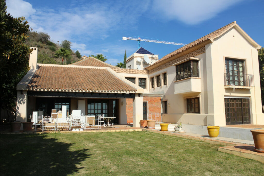 Detached Villa Monte Halcones Málaga - image 4