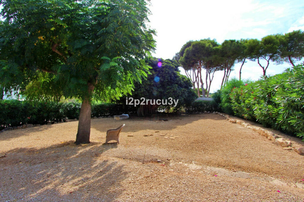 Detached Villa Moraira Alicante - image 5