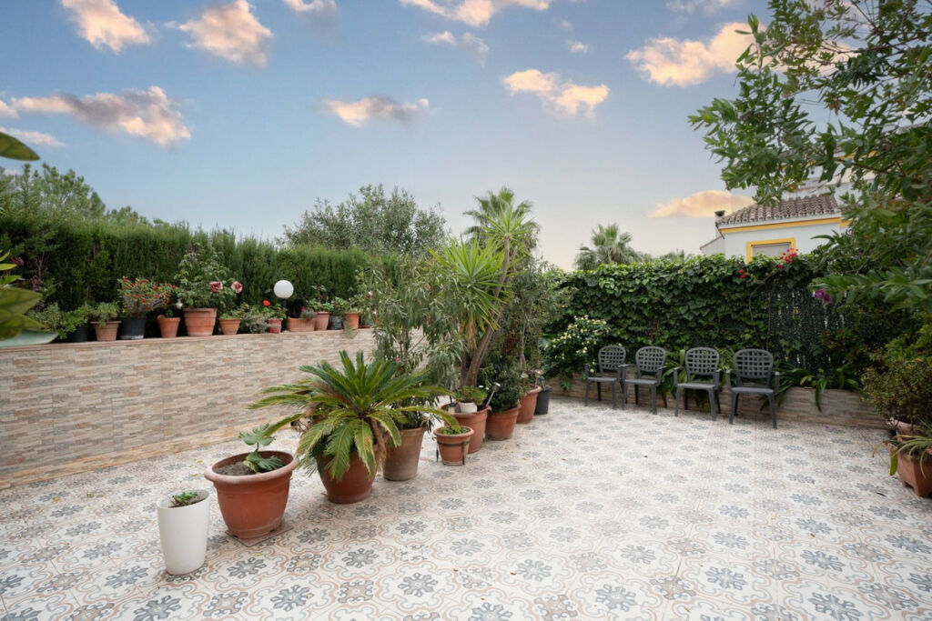 Semi-Detached House Estepona Málaga - image 5
