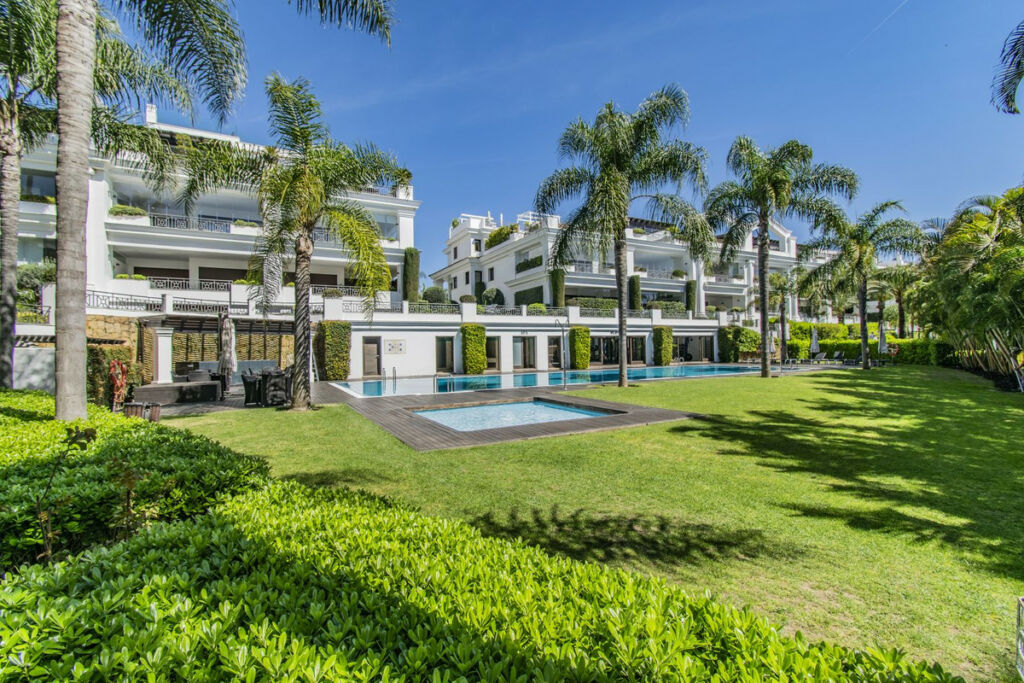 Penthouse Estepona Málaga - image 5