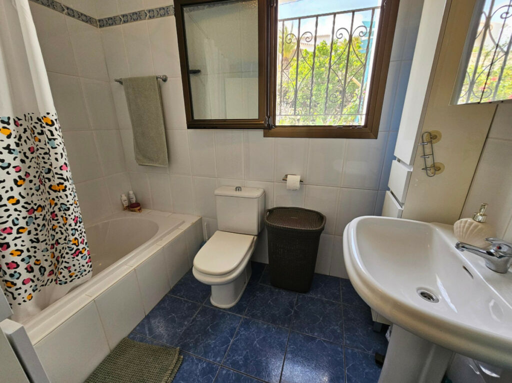 Detached Villa Adsubia Alicante - image 5
