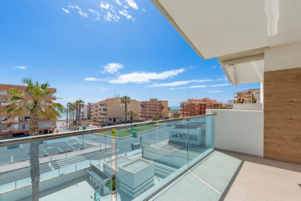 Middle Floor Apartment Guardamar del Segura Alicante - image 5