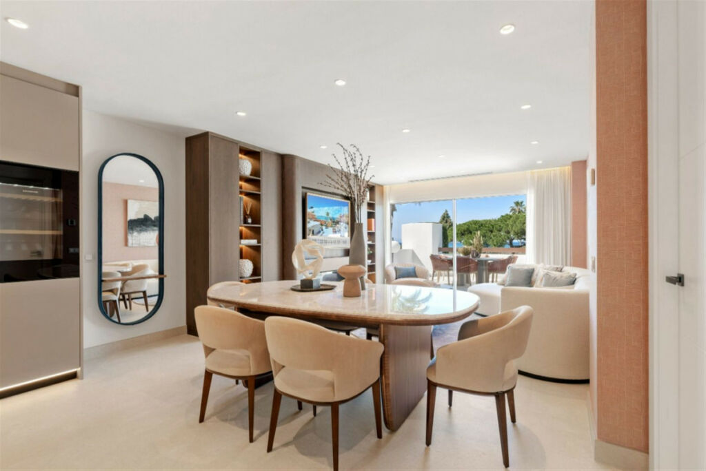 Middle Floor Apartment Los Monteros Málaga - image 5