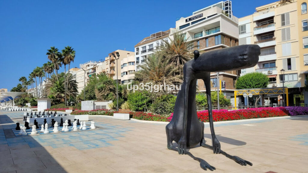 Middle Floor Apartment Estepona Málaga - image 5