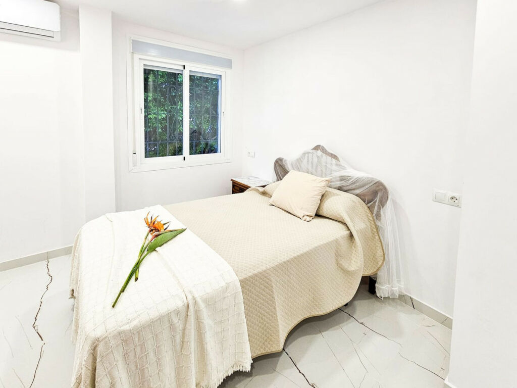 Middle Floor Apartment Marbella Málaga - image 5