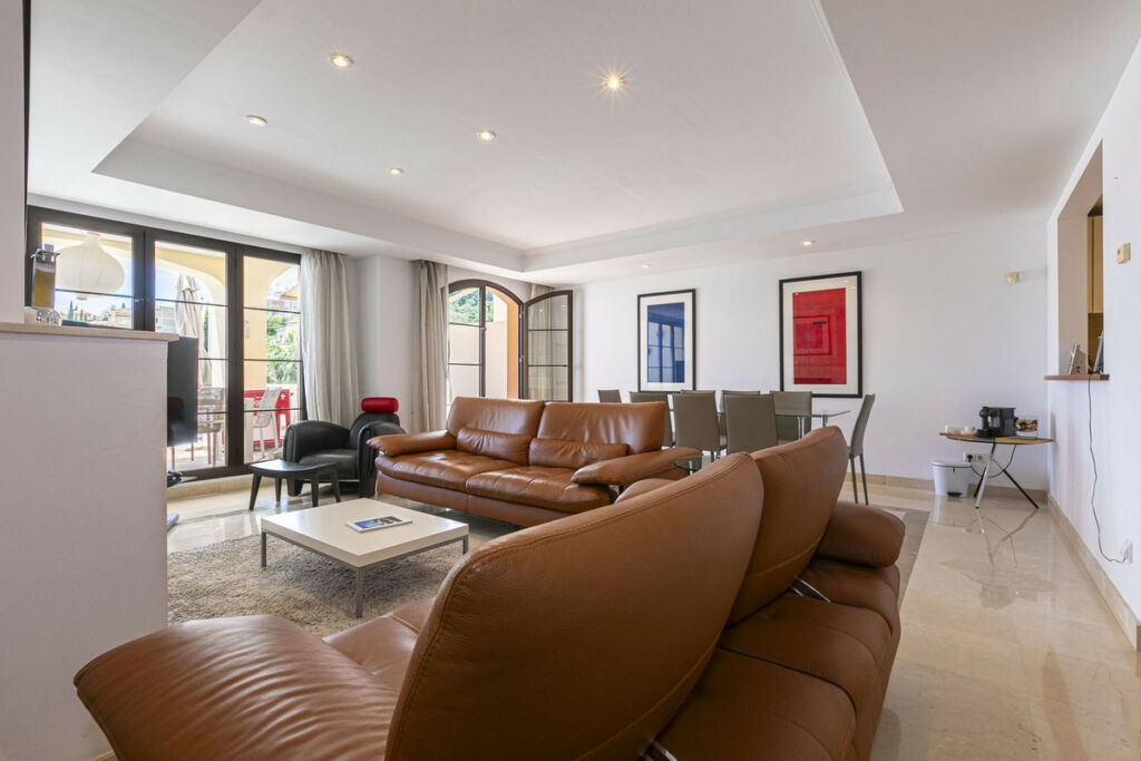 Townhouse Los Arqueros Málaga - image 5