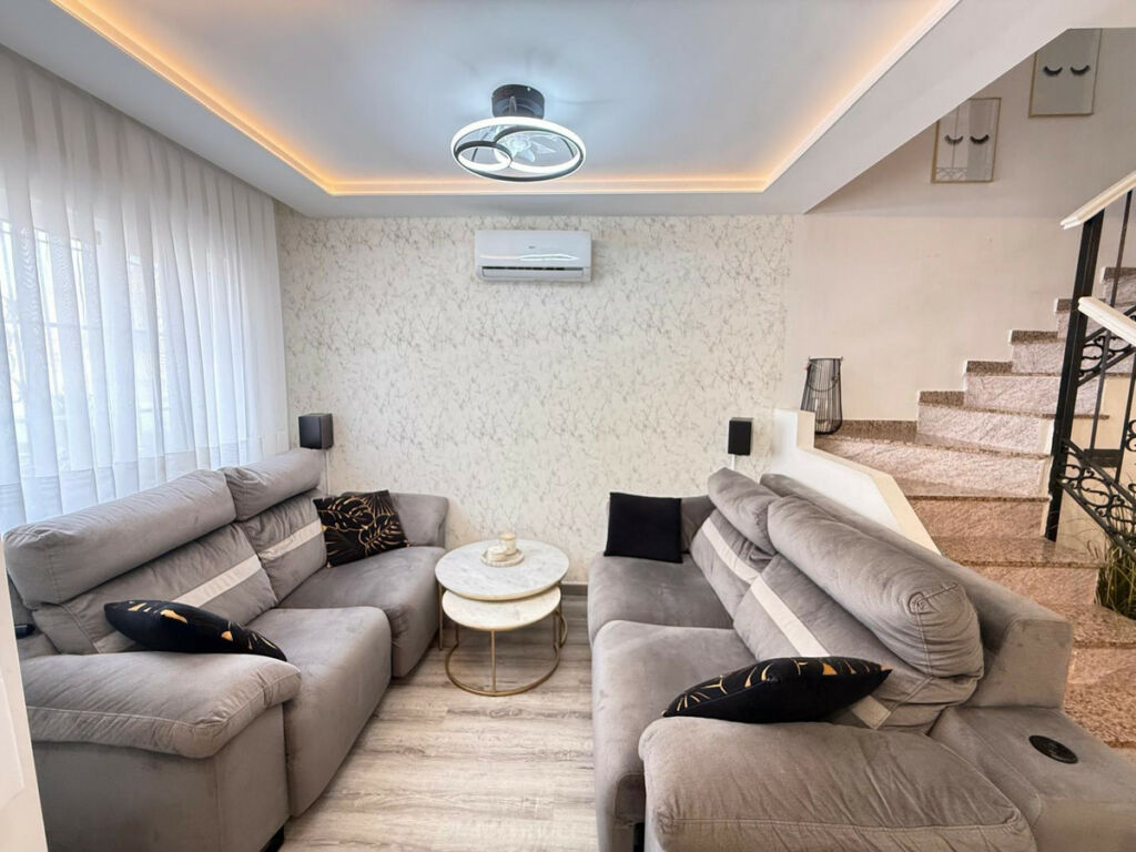 Semi-Detached House Villamartin Alicante - image 5