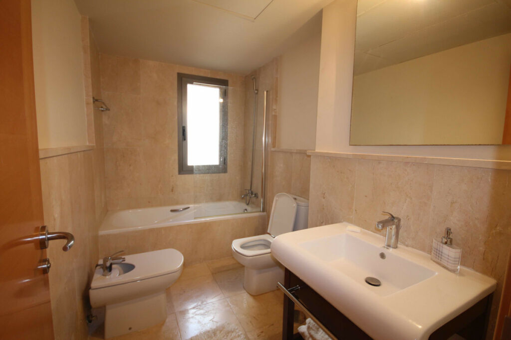 Middle Floor Apartment Benahavís Málaga - image 7