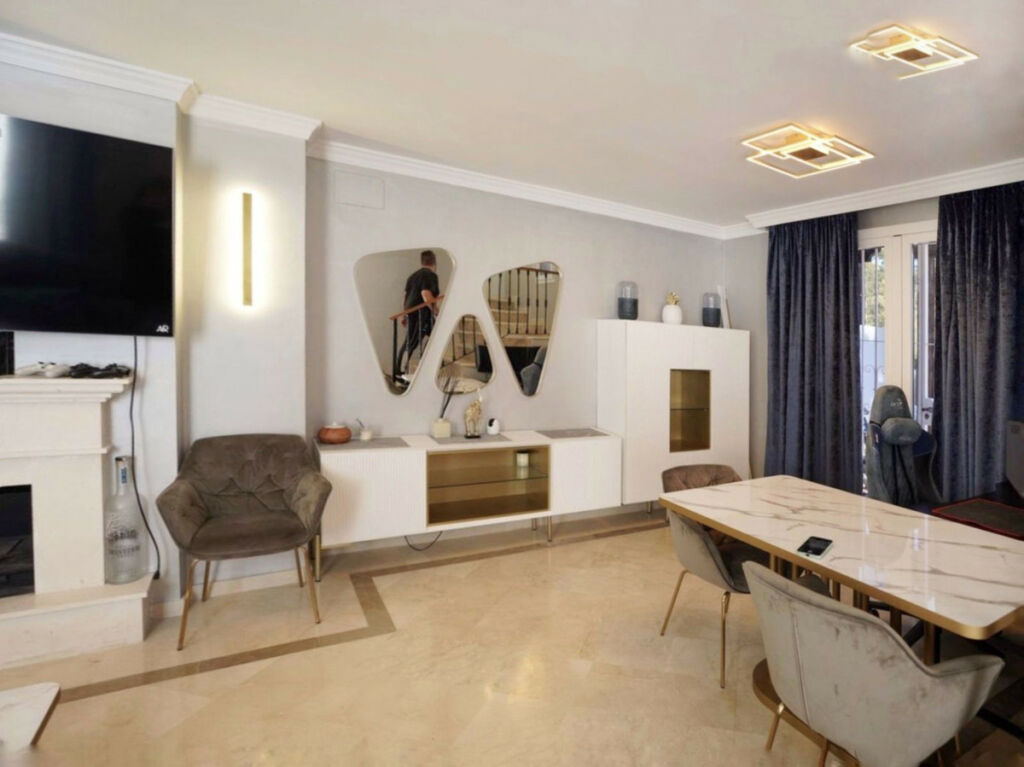 Townhouse Aloha Málaga - image 5