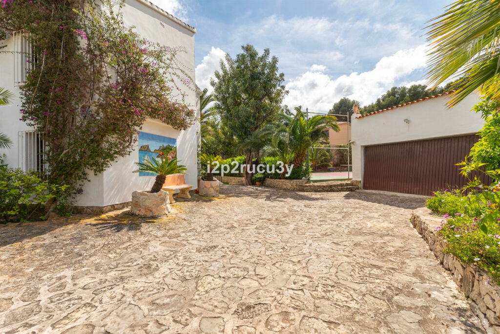 Detached Villa Moraira Alicante - image 5