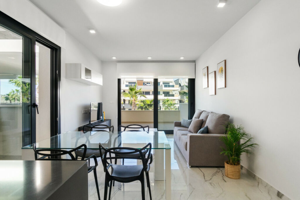 Middle Floor Apartment Los Altos Alicante - image 5