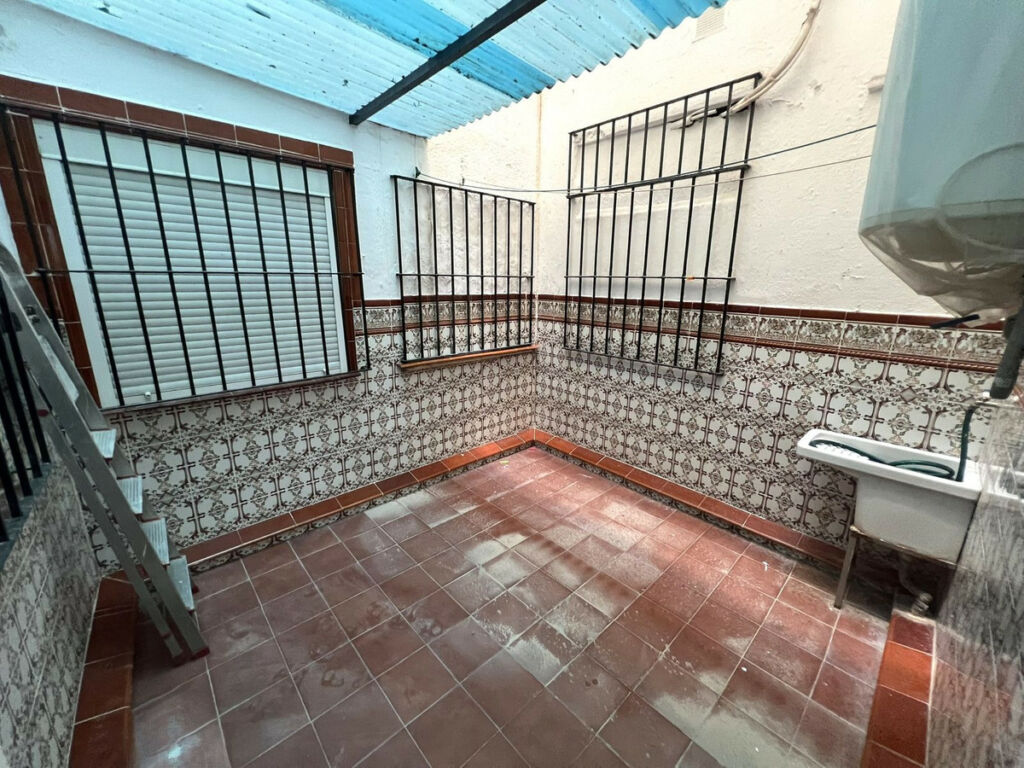 Middle Floor Apartment Fuengirola Málaga - image 5