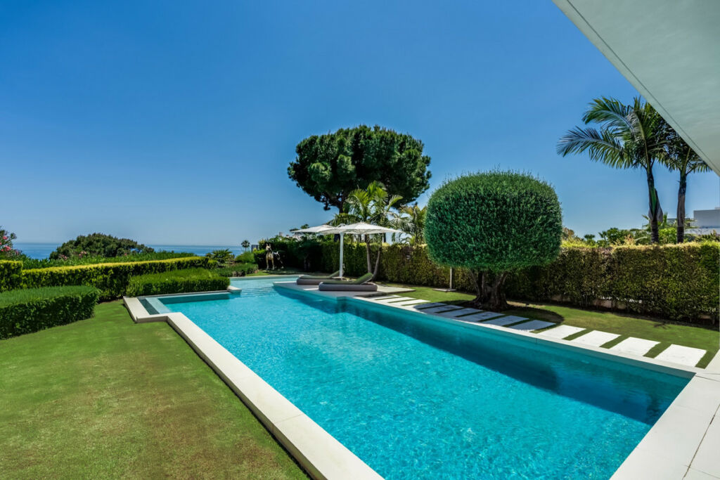 Detached Villa The Golden Mile Málaga - image 5