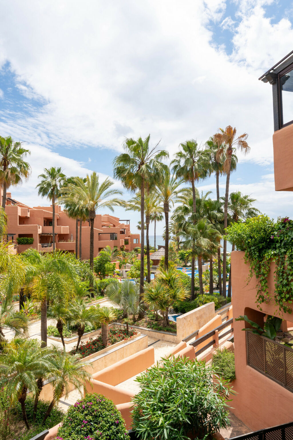 Middle Floor Apartment Estepona Málaga - image 5