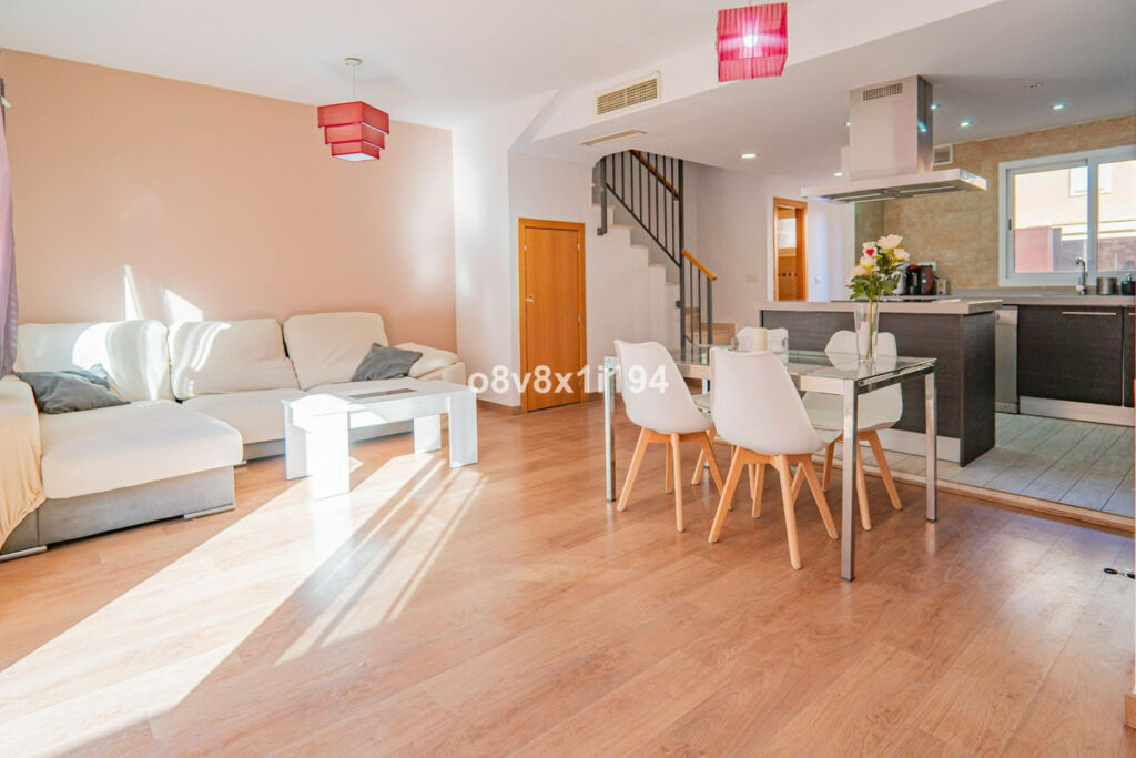 Townhouse Benajarafe Málaga - image 5
