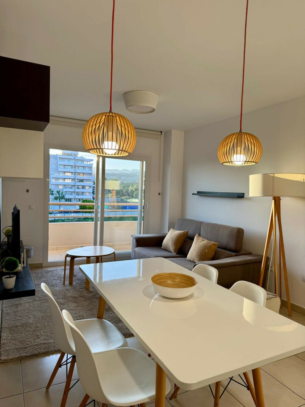Middle Floor Apartment La Campana Málaga - image 5