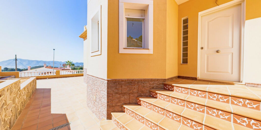 Detached Villa L'Alfás del Pi Alicante - image 6