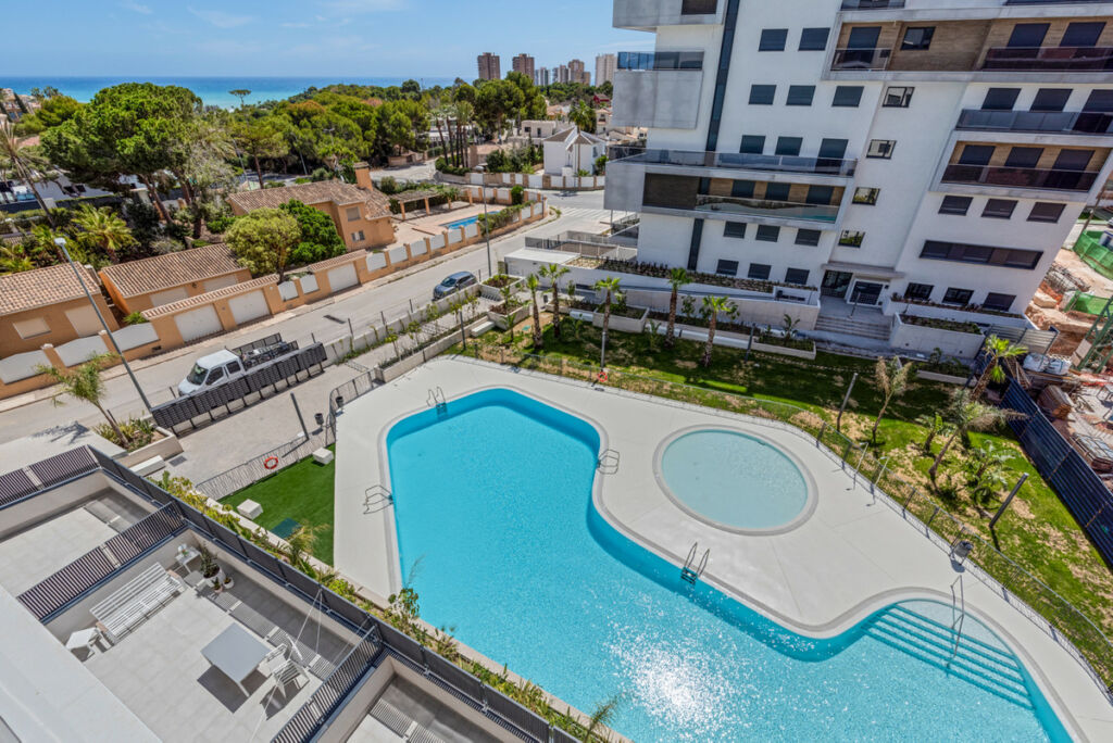 Middle Floor Apartment Campoamor Alicante - image 5