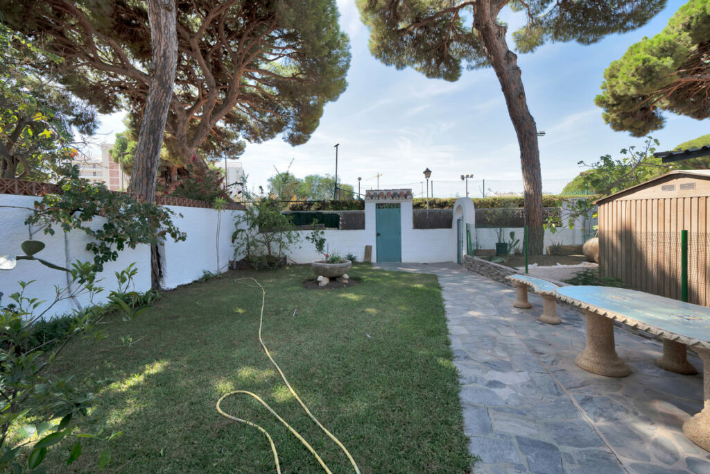 Detached Villa Marbella Málaga - image 5