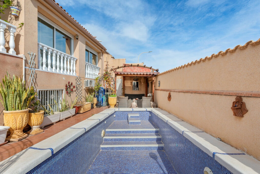Detached Villa Ciudad Quesada Alicante - image 5