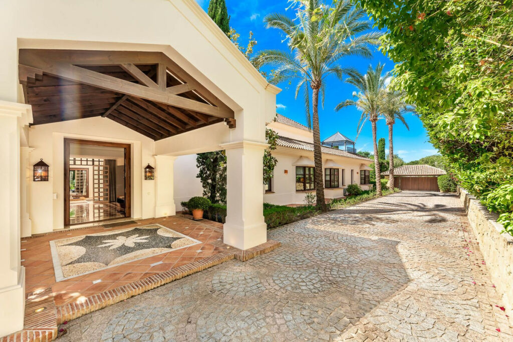 Detached Villa Sierra Blanca Málaga - image 50