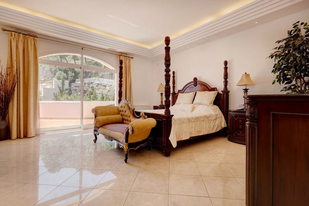 Detached Villa Benahavís Málaga - image 50