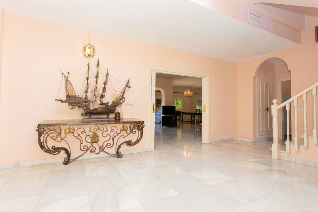 Detached Villa Nueva Andalucía Málaga - image 52