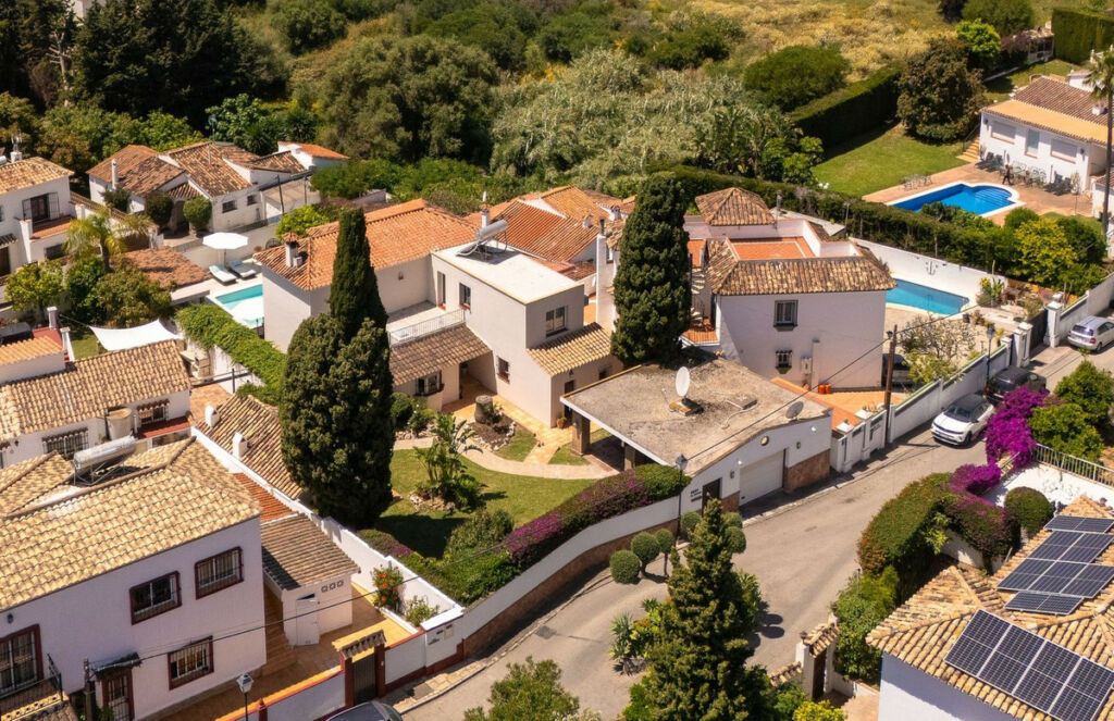 Detached Villa Río Real Málaga - image 52