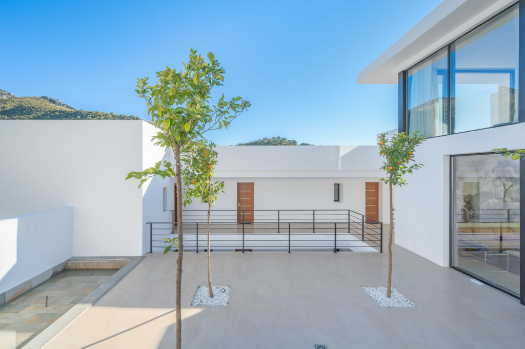 Detached Villa Benahavís Málaga - image 56