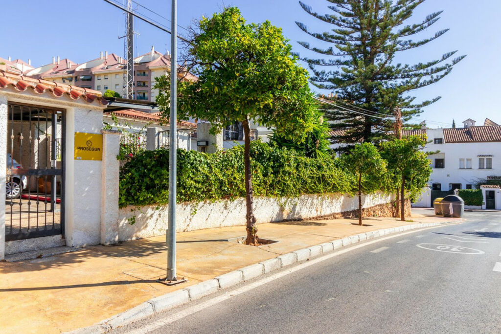 Detached Villa Marbella Málaga - image 57