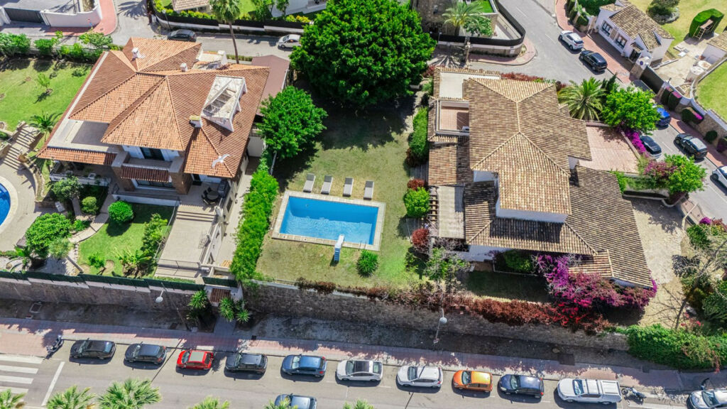 Detached Villa Nueva Andalucía Málaga - image 58