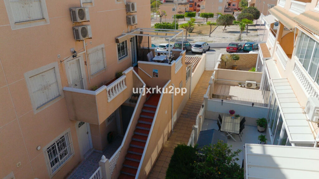Townhouse Torrevieja Alicante - image 6