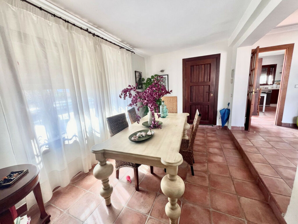 Detached Villa Nueva Andalucía Málaga - image 6