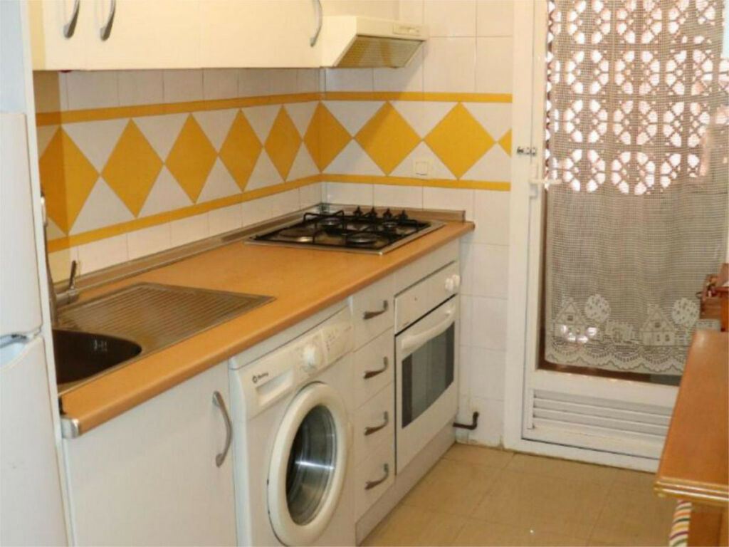 Middle Floor Apartment Marbella Málaga - image 6