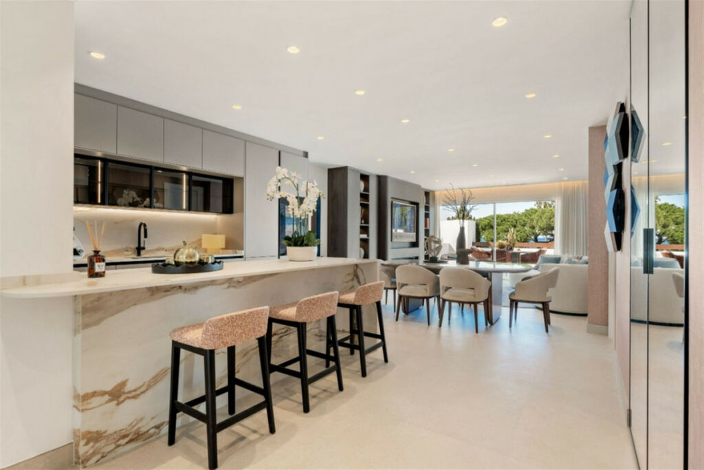 Middle Floor Apartment Los Monteros Málaga - image 6