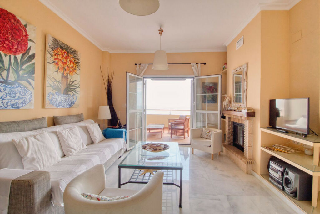 Middle Floor Apartment Manilva Málaga - image 6